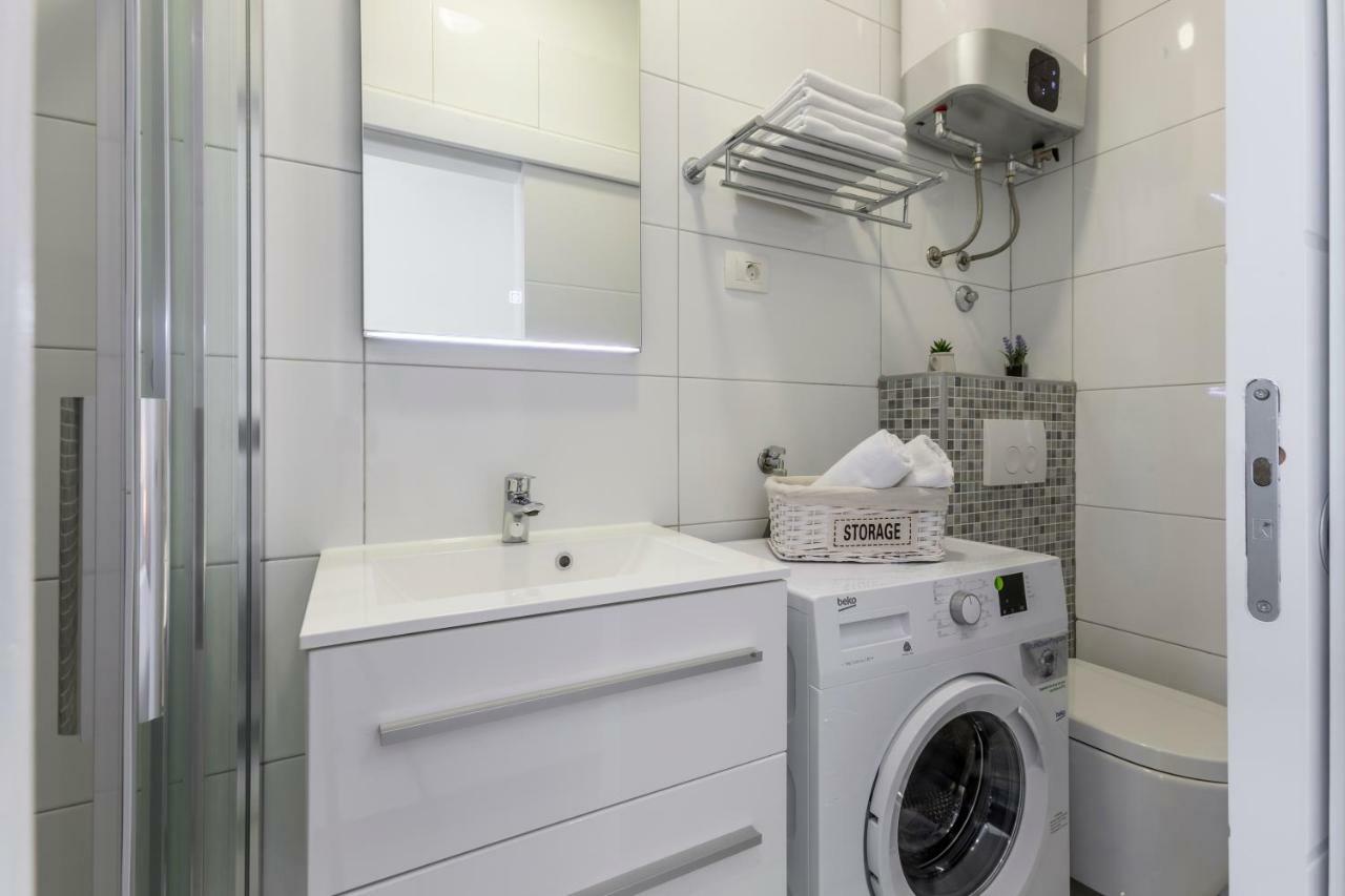 Studio Apartments Twins Split Bagian luar foto