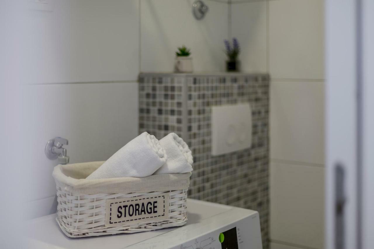 Studio Apartments Twins Split Bagian luar foto