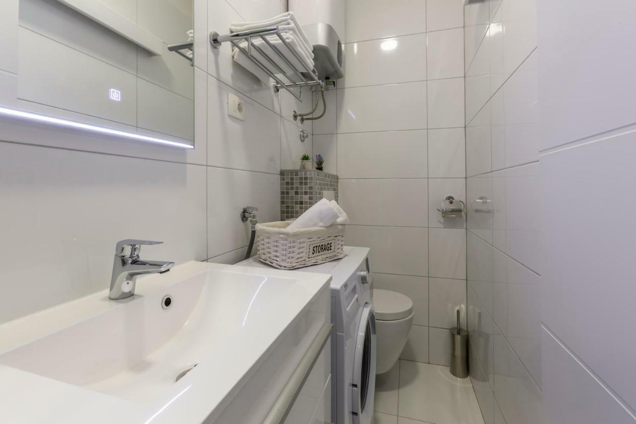 Studio Apartments Twins Split Bagian luar foto