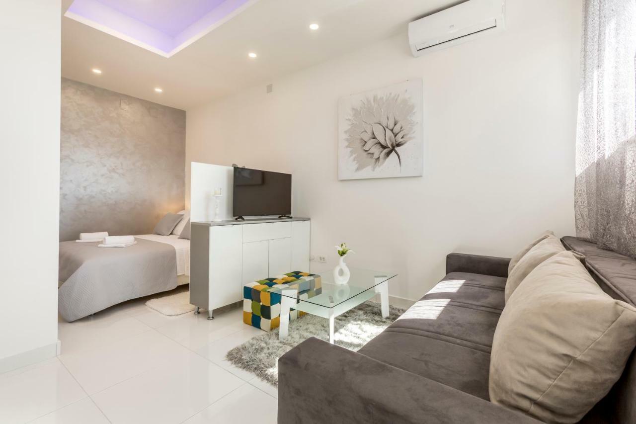 Studio Apartments Twins Split Bagian luar foto