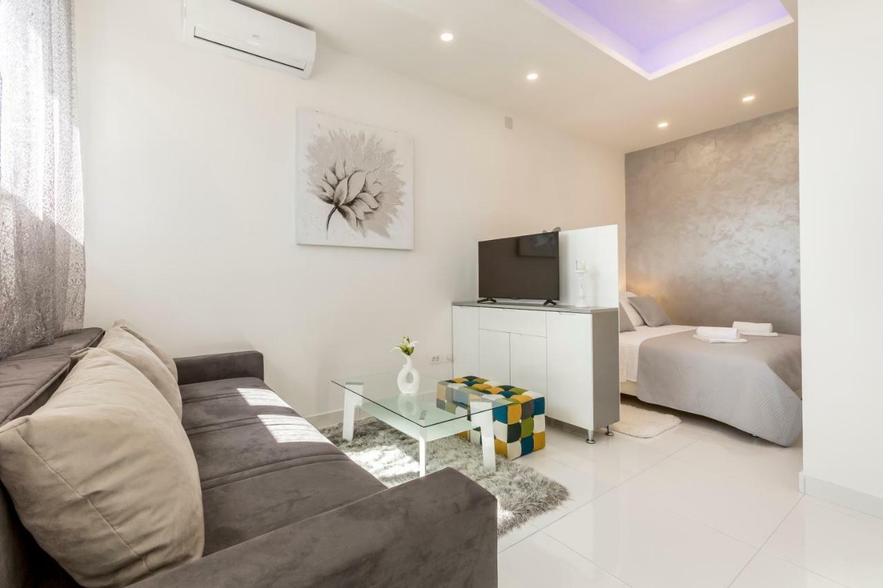 Studio Apartments Twins Split Bagian luar foto