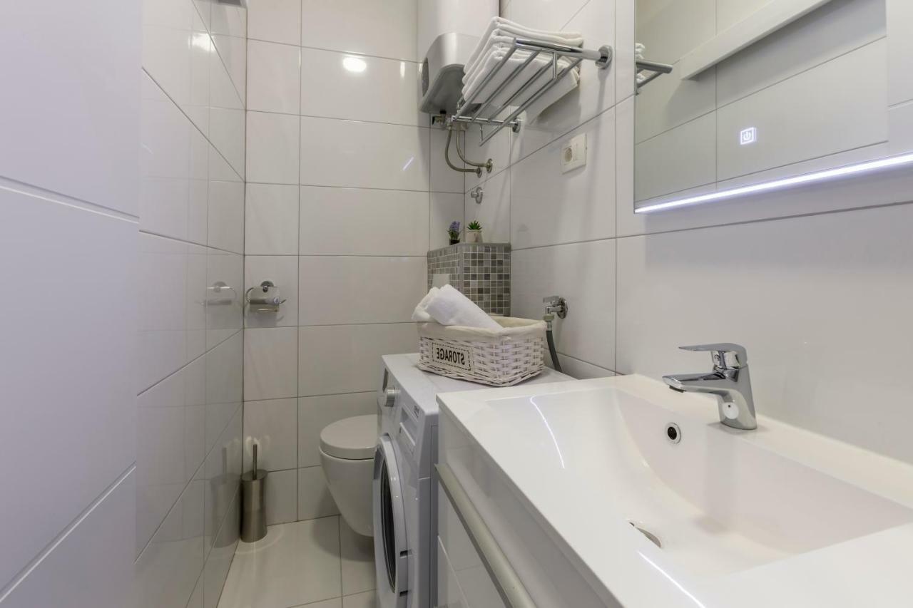 Studio Apartments Twins Split Bagian luar foto