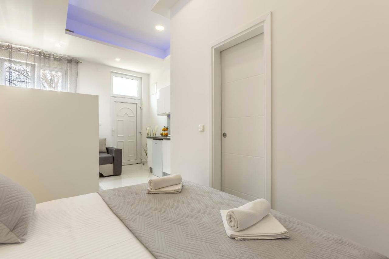 Studio Apartments Twins Split Bagian luar foto