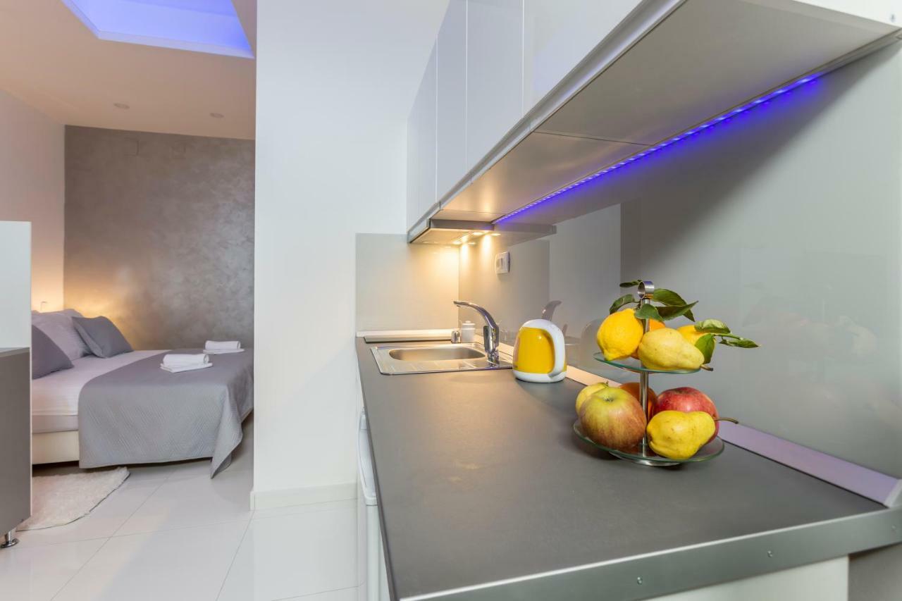 Studio Apartments Twins Split Bagian luar foto