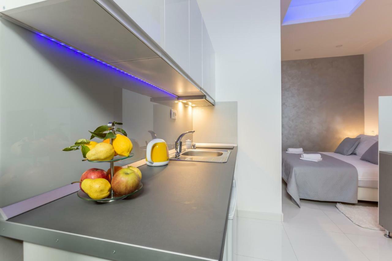 Studio Apartments Twins Split Bagian luar foto