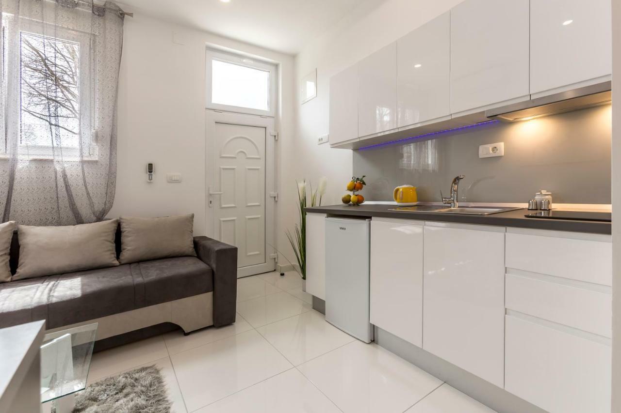 Studio Apartments Twins Split Bagian luar foto