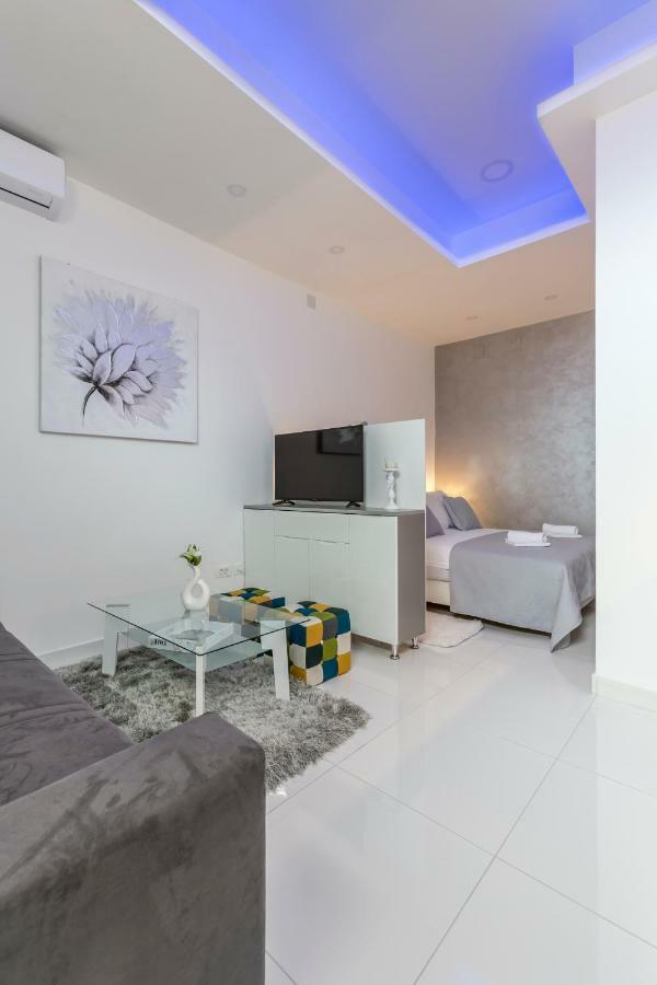 Studio Apartments Twins Split Bagian luar foto