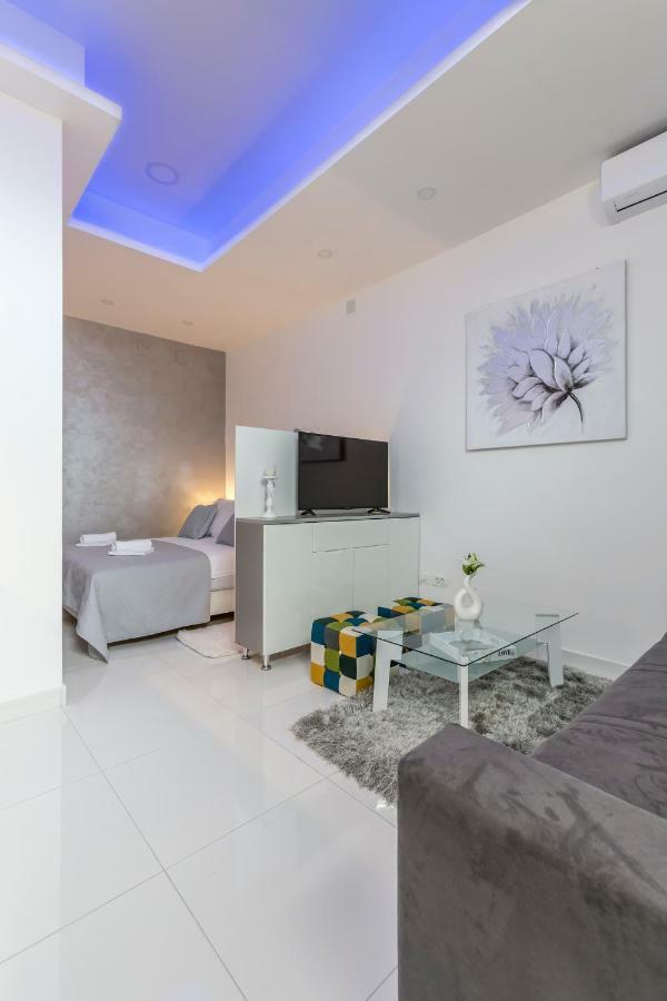 Studio Apartments Twins Split Bagian luar foto