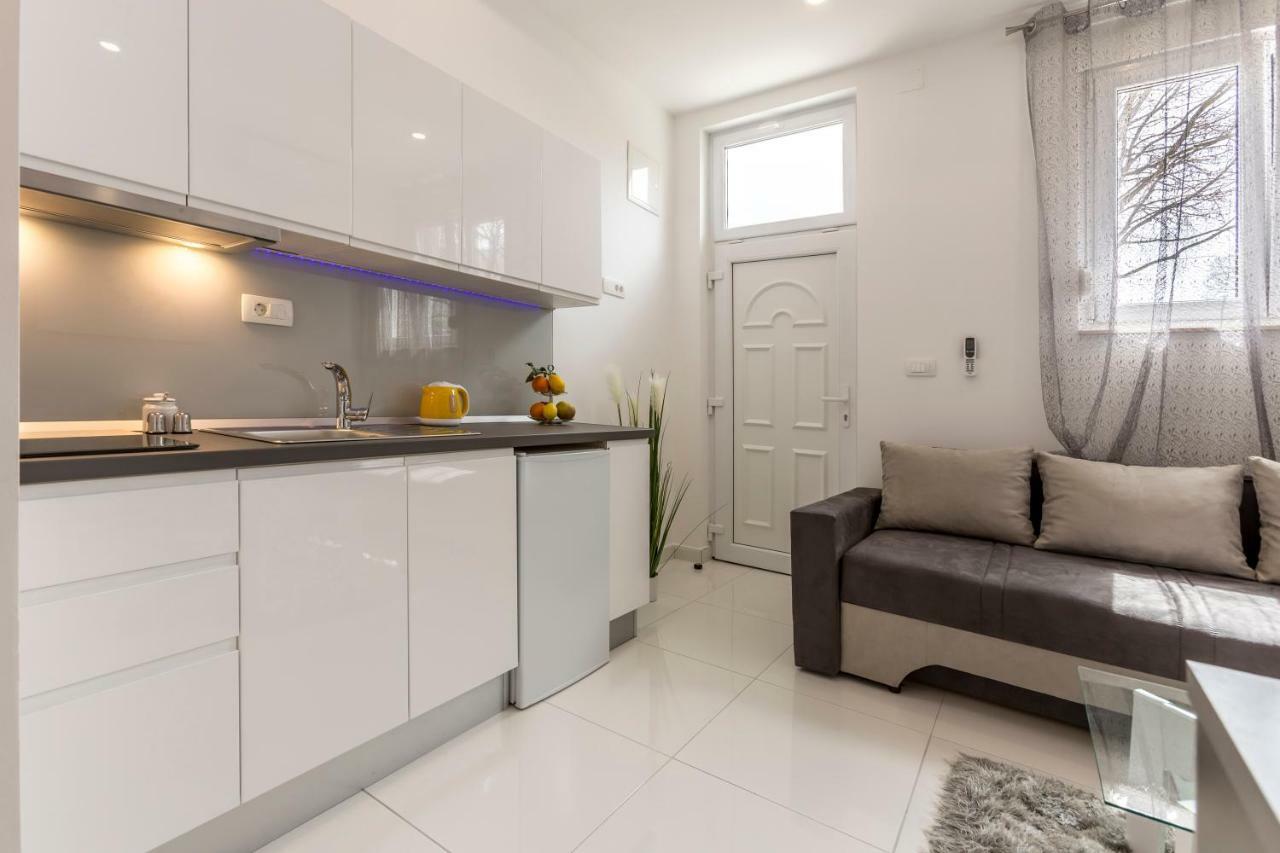 Studio Apartments Twins Split Bagian luar foto